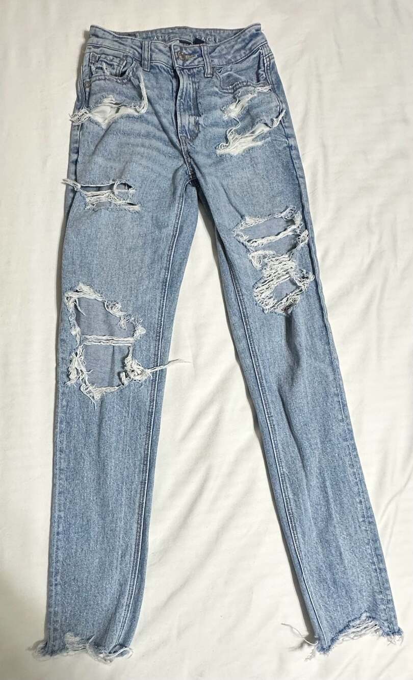 American Eagle High Rise Distressed Jeans Size 00 Long